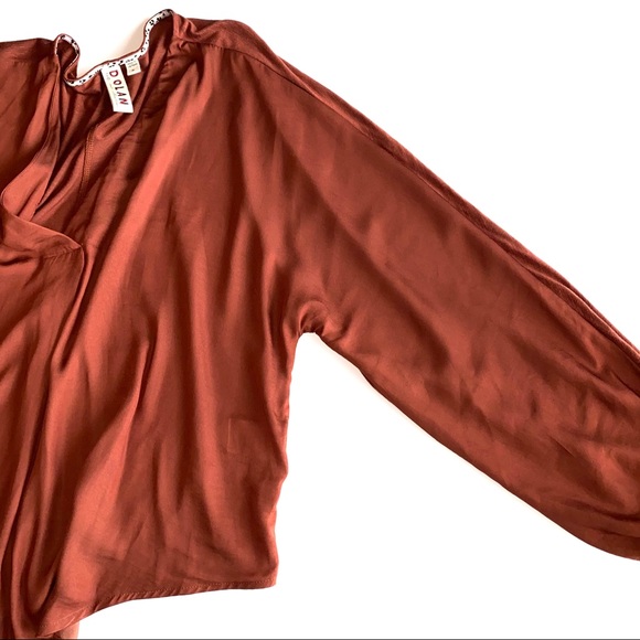 SOLD 💕Anthro Dolan Left Coast Contessa Top - Picture 9 of 16